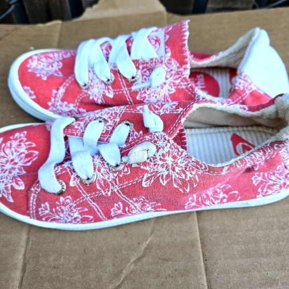 Roxy Red White Floral Casual Lace Sneakers Shoes Size 3 - Picture 9 of 16